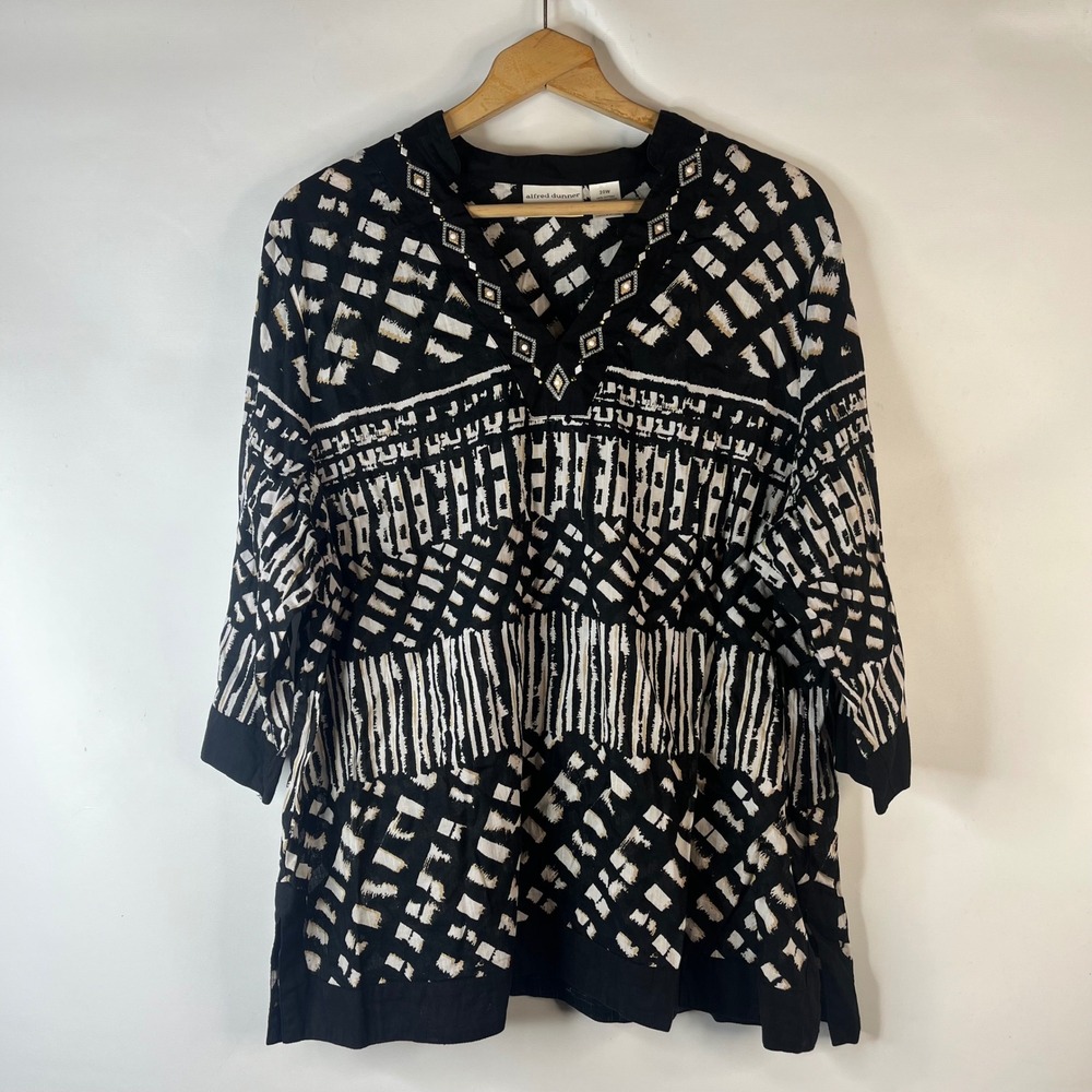 Alfred Dunner Tunic Top Women 20W Black White Geometric Beaded Split Neck Cotton